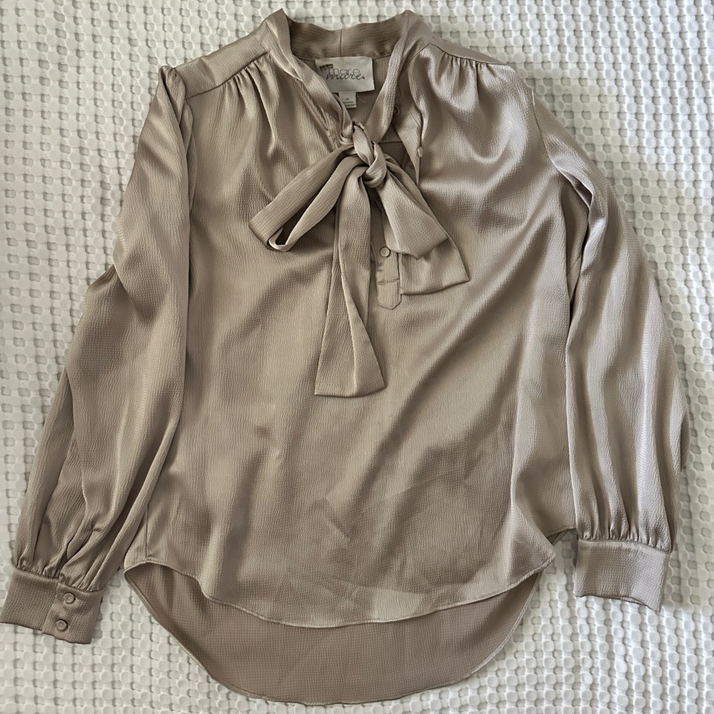 Champagne Top with Bow